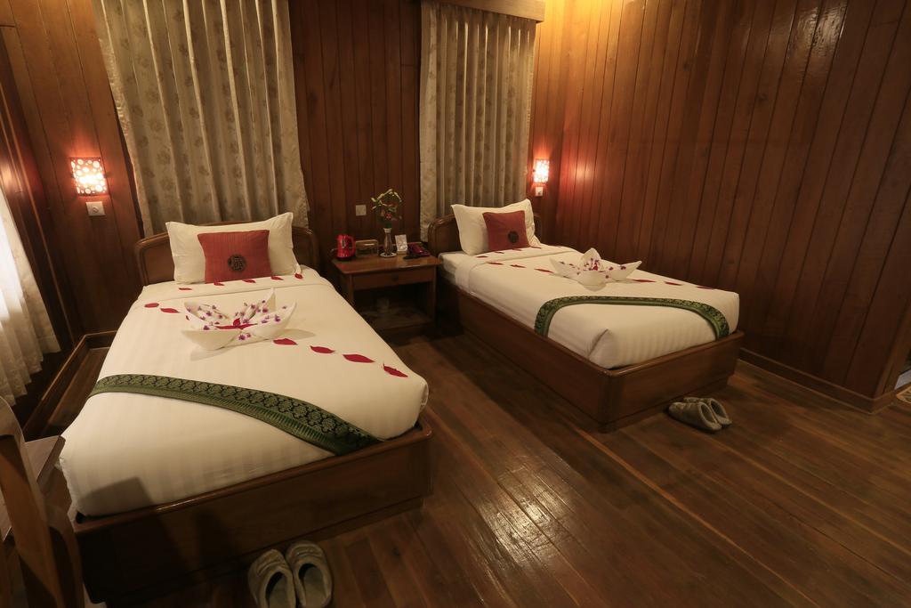 Hill Top Villa Hotel カロー エクステリア 写真